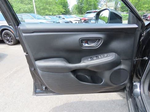 Used 2023 Honda HR-V LX image 15