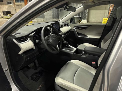 Certified 2024 Toyota RAV4 XLE Premium AWD/4WD image 30