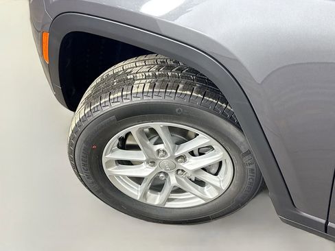 New 2025 Jeep Grand Cherokee L Laredo image 47