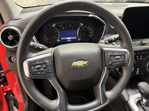 Used 2024 Chevrolet Blazer LT w/ Convenience Package FWD image 31