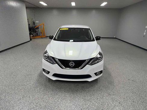 Used 2017 Nissan Sentra SR w/ SR Midnight Edition FWD image 8
