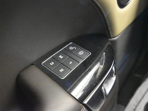 Used 2019 Land Rover Range Rover Sport HSE image 31