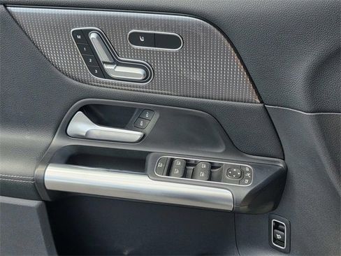 Certified 2021 Mercedes-Benz GLA 250 GLA 250 w/ Premium Package image 20