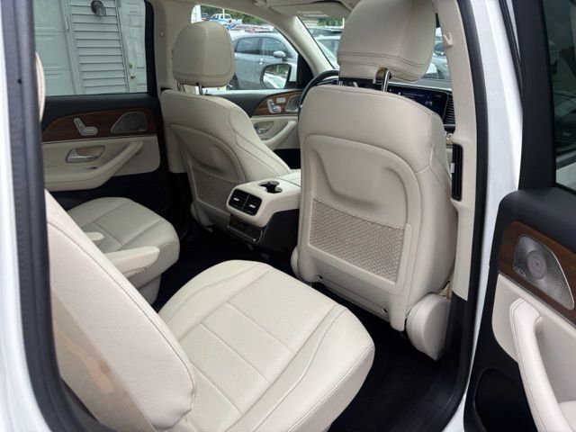 Used 2024 Mercedes-Benz GLS 450 4MATIC image 24