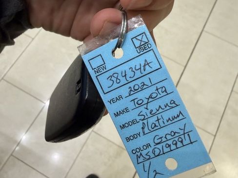 Certified 2021 Toyota Sienna Platinum image 37