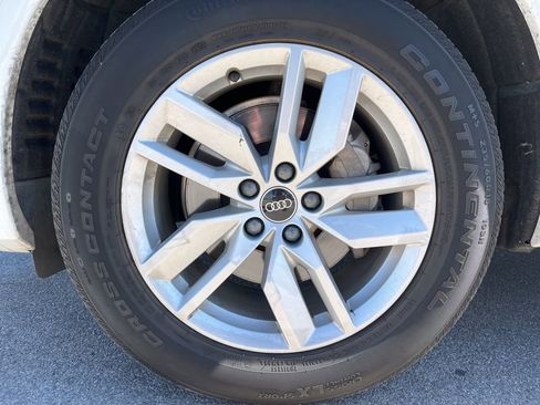 Used 2023 Audi Q5 2.0T Premium w/ Convenience Package image 13