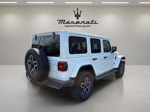 Used 2026 Jeep Wrangler Unlimited Sahara AWD/4WD image 5