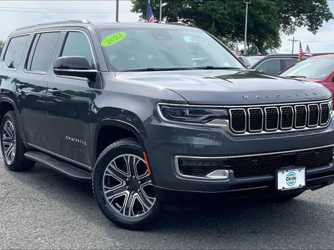 Certified 2023 Jeep Wagoneer 4WD w/ Premium Group I image 2