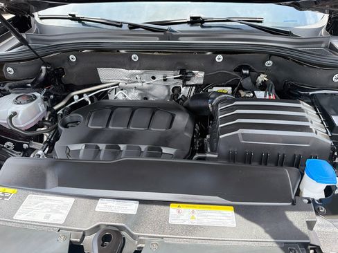 Certified 2024 Volkswagen Atlas SEL Premium R-Line AWD/4WD image 36