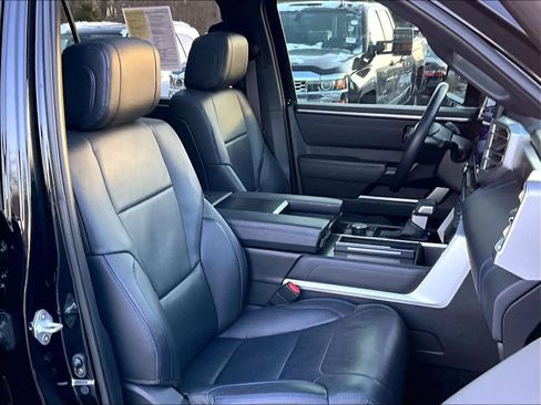 Used 2024 Toyota Sequoia Platinum image 11