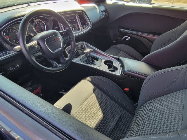 Used 2019 Dodge Challenger SXT RWD image 3