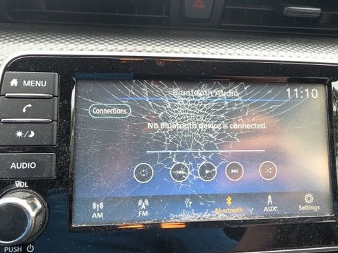 Used 2020 Nissan Kicks S FWD image 15