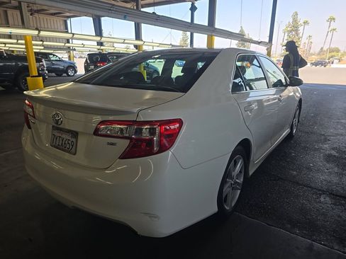 Used 2013 Toyota Camry SE FWD image 4