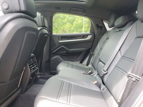 Used 2026 Porsche Cayenne S AWD/4WD image 27