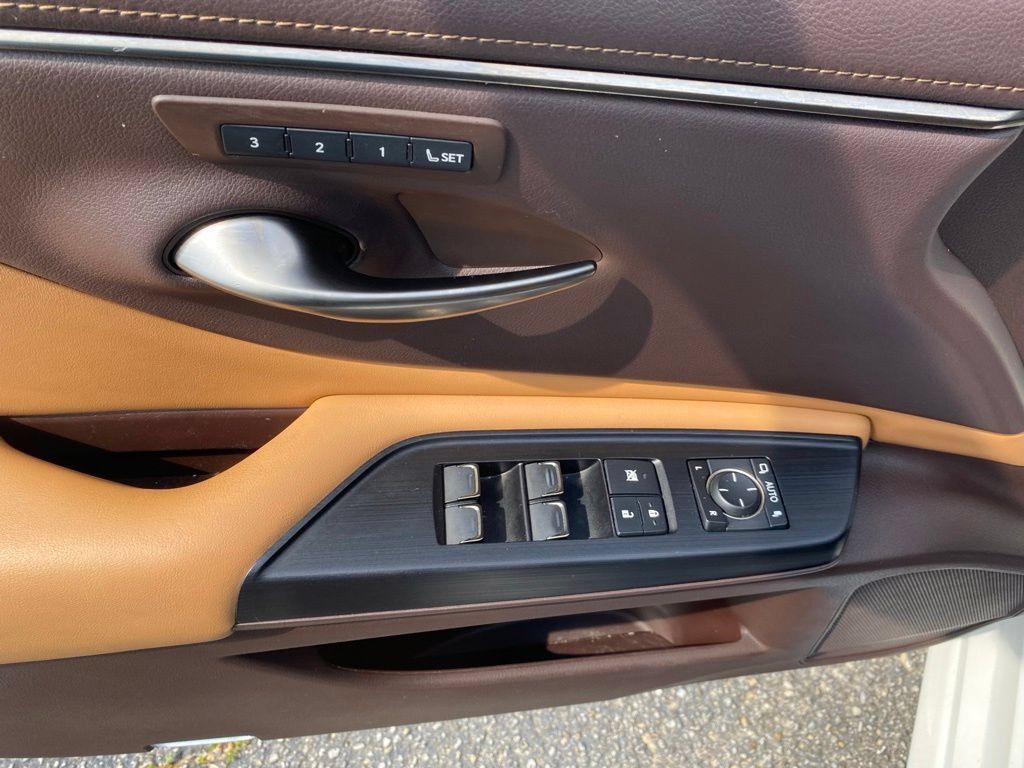 Used 2021 Lexus ES 250 w/ Premium Package AWD/4WD image 22