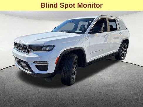 Used 2024 Jeep Grand Cherokee Limited image 5