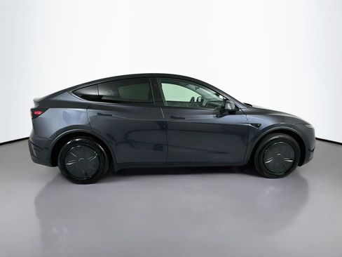 Used 2026 Tesla Model Y 2WD image 8