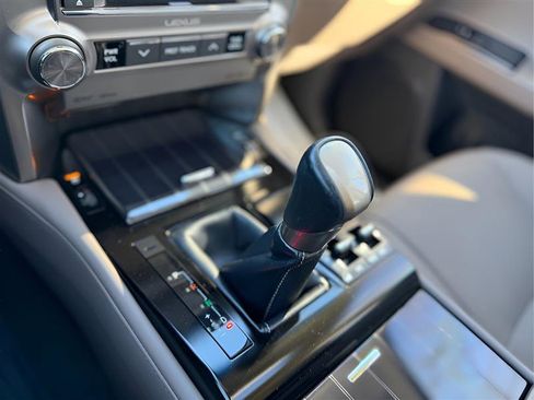 Used 2020 Lexus GX 460 Premium image 37