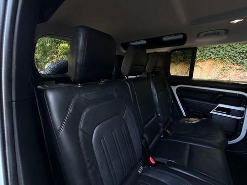 Used 2020 Land Rover Defender 110 SE image 43