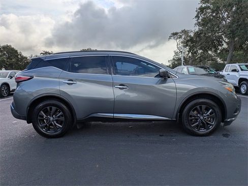 Used 2018 Nissan Murano SV w/ Premium Package image 3