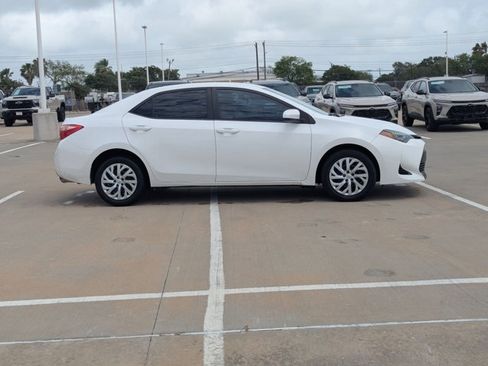 Used 2019 Toyota Corolla LE image 4