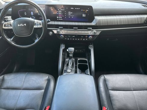 Used 2024 Kia Telluride EX w/ EX Captain's Chair Package FWD image 13