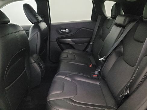 Used 2019 Jeep Cherokee Limited AWD/4WD image 18