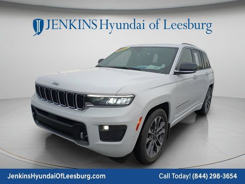 Used 2023 Jeep Grand Cherokee Overland w/ Luxury Tech Group IV AWD/4WD image 14