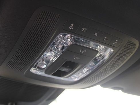 Certified 2025 Mercedes-Benz GLS 580 4MATIC image 31