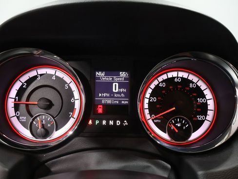 Used 2018 Dodge Grand Caravan SE w/ UConnect Hands-Free Group image 33