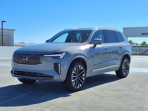 New 2026 Volvo XC90 B6 Plus w/ Protection Package Premier image 3