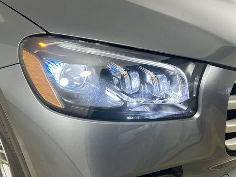 Used 2024 Mercedes-Benz GLS 450 4MATIC image 9