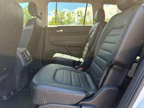 Used 2022 Volkswagen Atlas SEL Premium AWD/4WD image 17