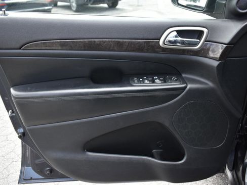Used 2013 Jeep Grand Cherokee Altitude RWD image 34