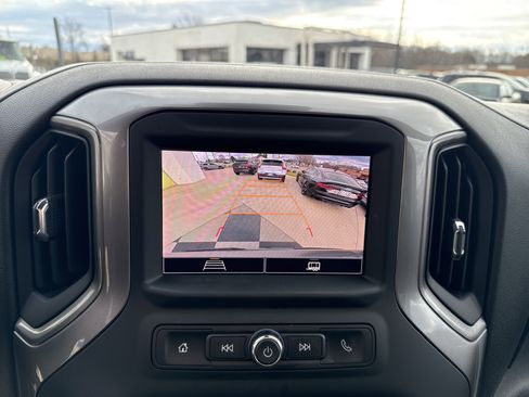 Used 2024 Chevrolet Silverado 1500 Custom image 25