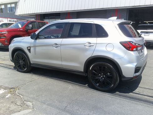 Used 2025 Mitsubishi Outlander Sport AWD image 11