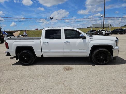 Used 2017 GMC Sierra 1500 SLT w/ SLT Preferred Package AWD/4WD image 9