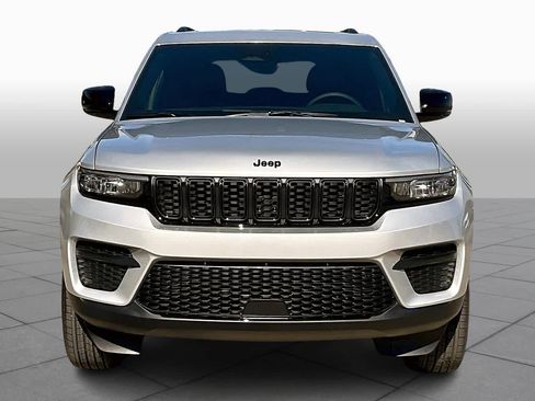 New 2025 Jeep Grand Cherokee Altitude image 3