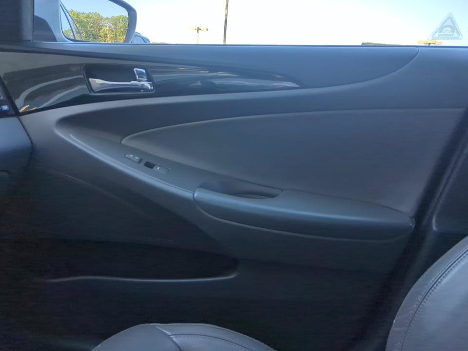 Used 2013 Hyundai Sonata Limited w/ Premium Pkg FWD image 33