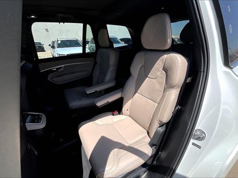 New 2026 Volvo XC90 B5 Ultra image 18
