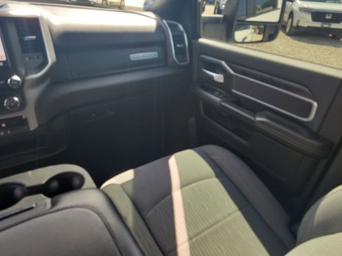 Used 2024 RAM 2500 Big Horn AWD/4WD image 18