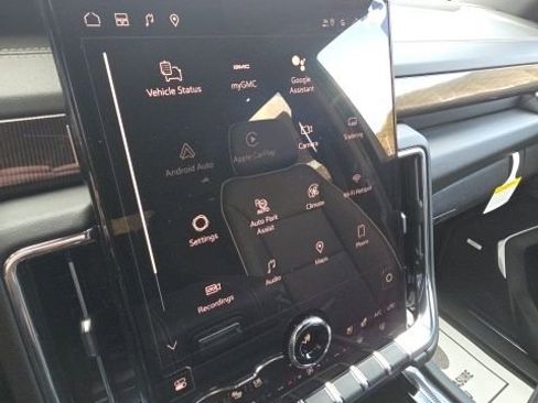 New 2026 GMC Yukon XL Elevation image 8