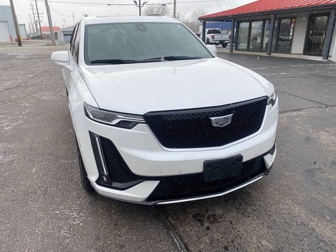 Used 2023 Cadillac XT6 Sport image 3