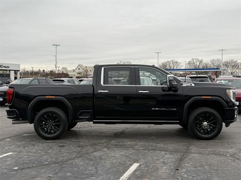 Certified 2021 GMC Sierra 2500 Denali w/ Denali Black Diamond Edition image 9