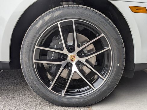 New 2026 Porsche Macan AWD/4WD image 29
