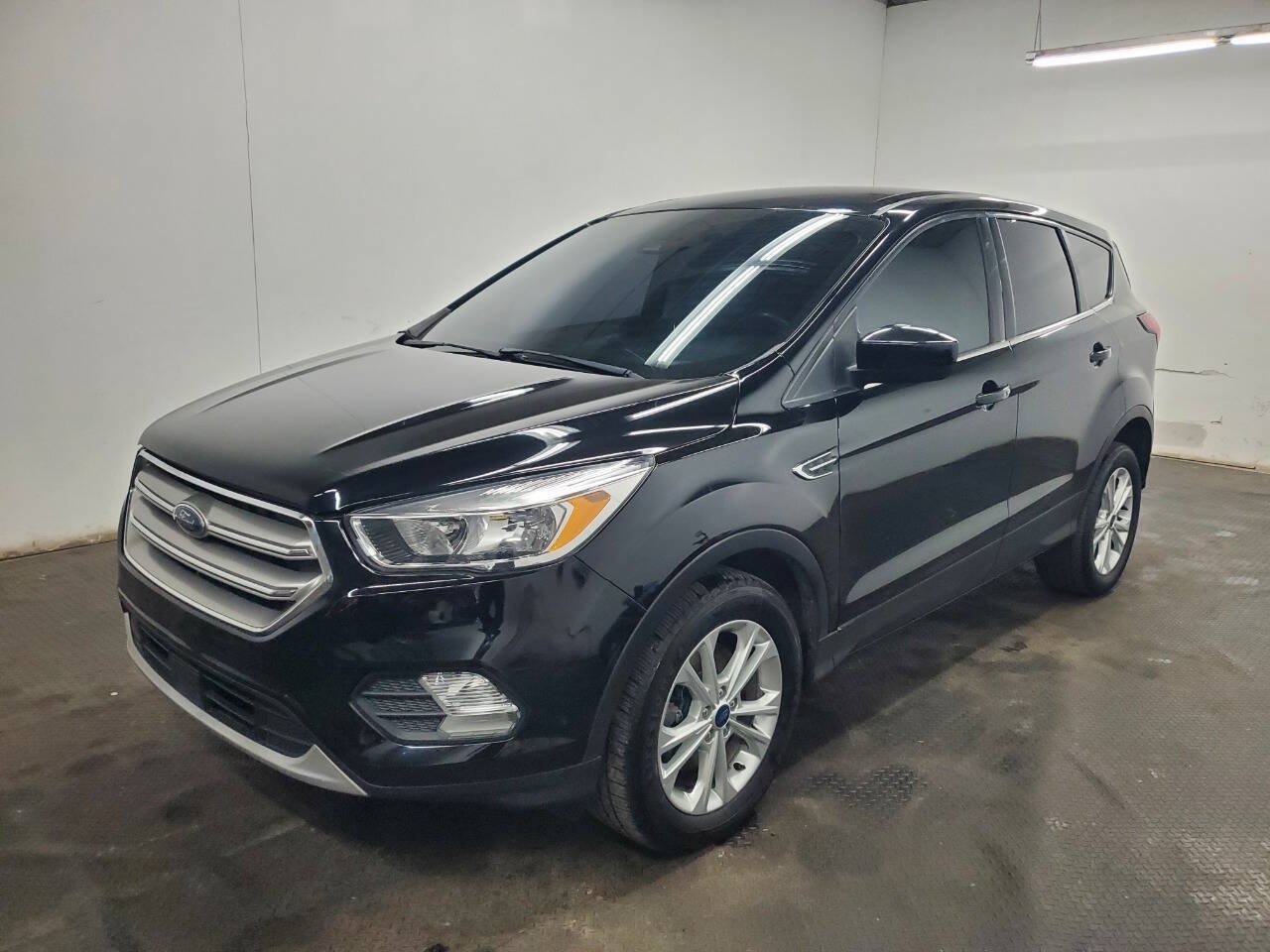 Used 2019 Ford Escape SE AWD/4WD image 1