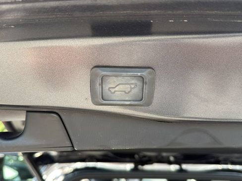 Used 2021 Toyota RAV4 XSE AWD/4WD image 19