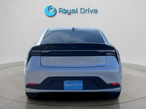 Used 2023 Toyota Prius Prime SE 4dr Hatchback image 5