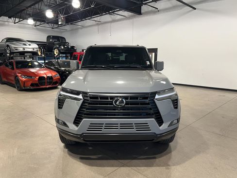 Used 2026 Lexus GX 550 w/ Cold Area Package image 8