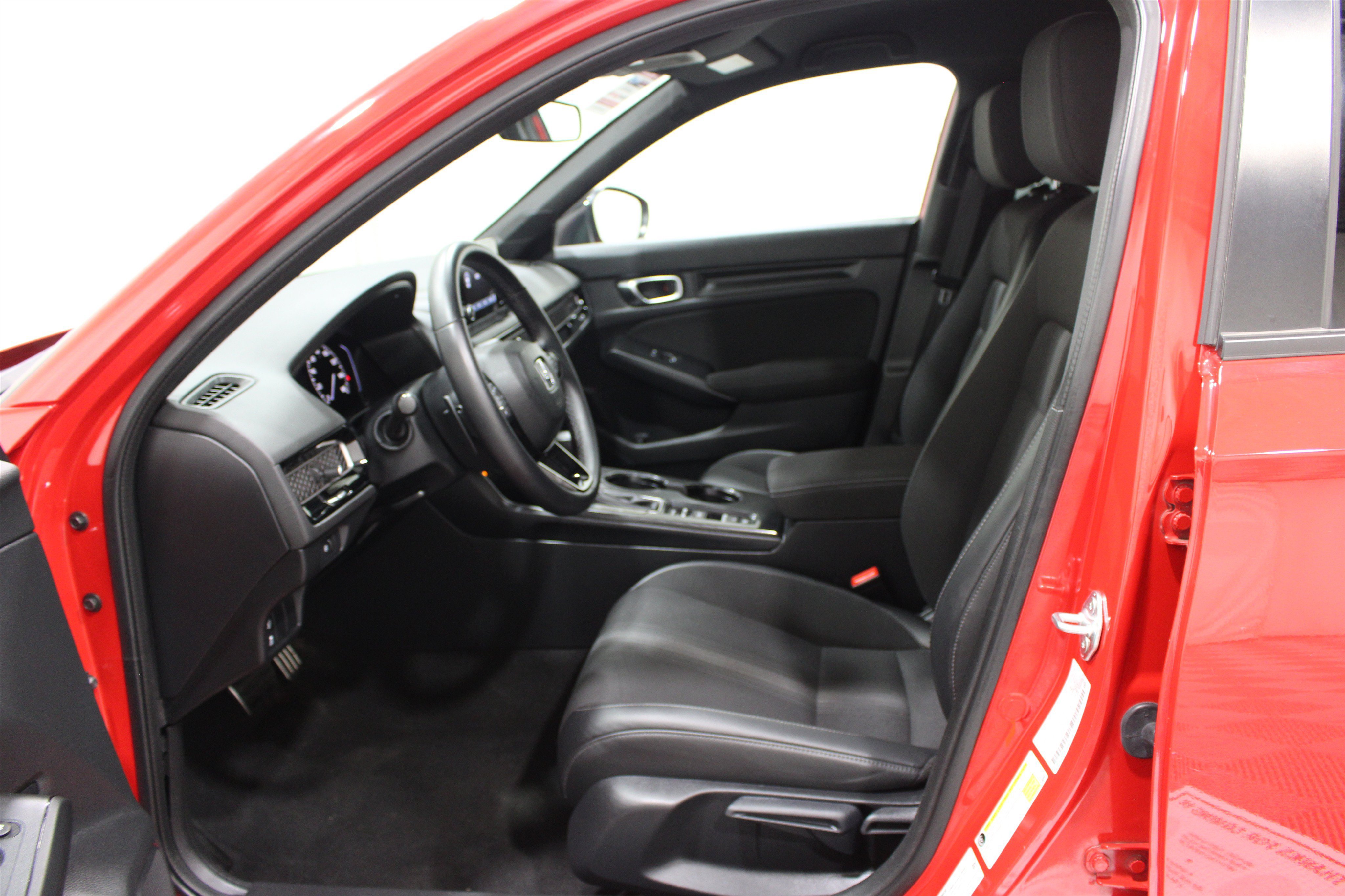Used 2023 Honda Civic Sport image 3